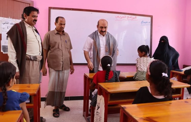 المدير باعبّاد يتفقد سير الدراسة في برنامج التعليم التعويضي لتلاميذ مديرية غيل باوزير