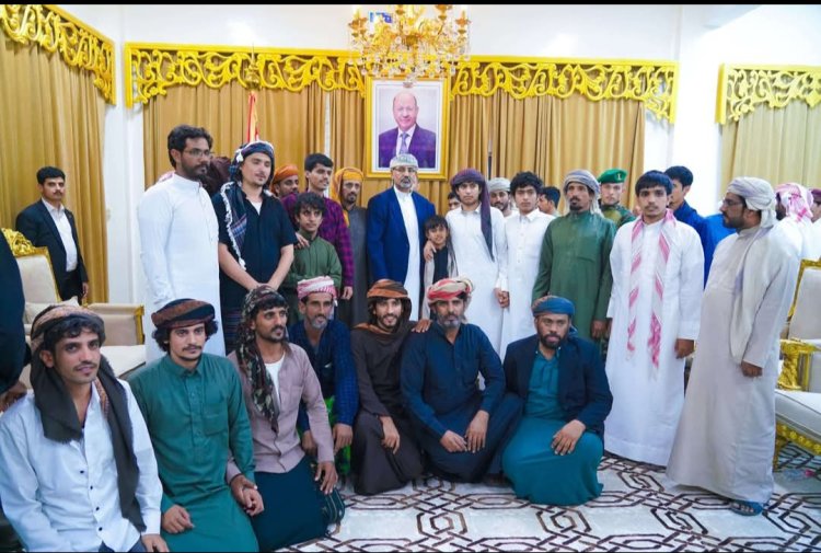 الرئيس الزُبيدي يطّلع على أنشطة اتحاد شباب الغد بالمهرة ويشيد بدوره في خدمة المجتمع .