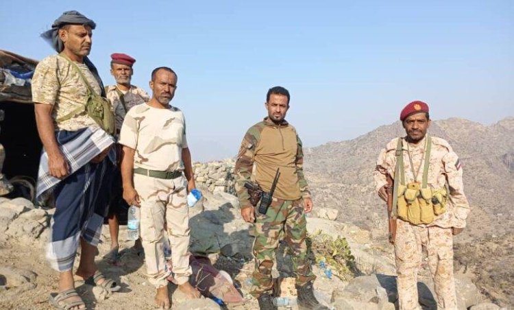 لحج.. الحزام الأمني بالمسيمير يسلم جبهة قرين لقوات اللواء الثاني حزم والمقاومة الجنوبية