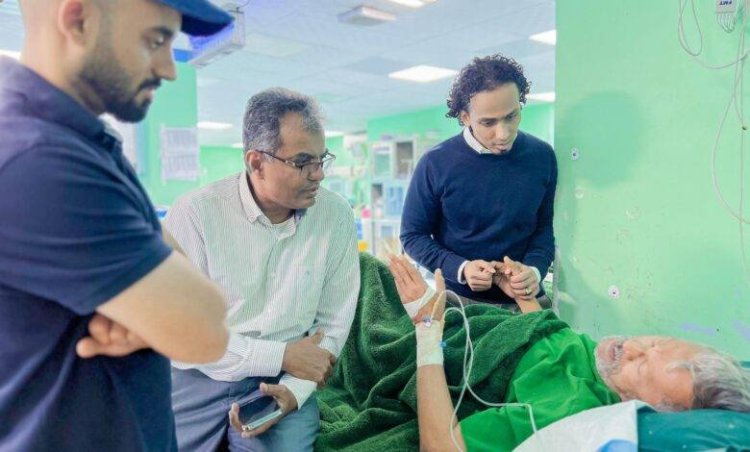 السقاف يطمئن على رجل المرور المصاب بحادثة الدهس ويؤكد محاسبة المتسببين