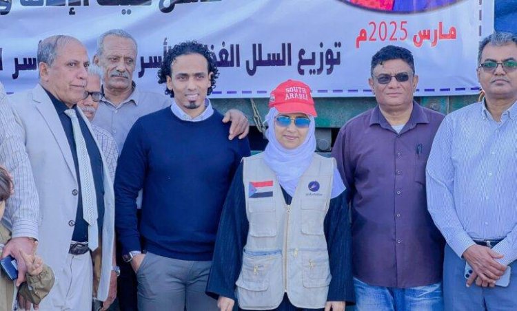 برعاية الرئيس الزُبيدي ودعم دولة الإمارات .. السقاف وسوقي يدشنان توزيع السلة الغذائية لأسر الشهداء والمحتاجين في العاصمة عدن