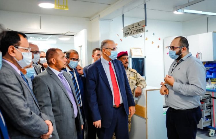 الرئيس الزُبيدي يزور مستشفى الشيخ خليفة بن زايد بسقطرى ويطلع على خدماته الطبية