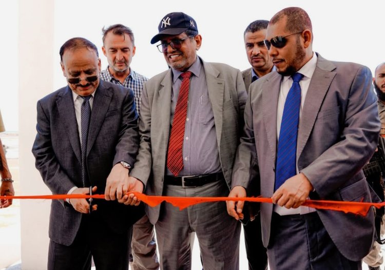 بتوجيهات الرئيس الزُبيدي.. وزير النقل يفتتح مطار جزيرة عبدالكوري بأرخبيل سقطرى