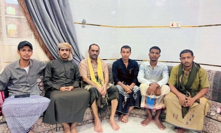 قائد محور الغيصة يقيم مأدبة إفطار لطلاب الكلية الحربية من أبناء محافظة المهرة