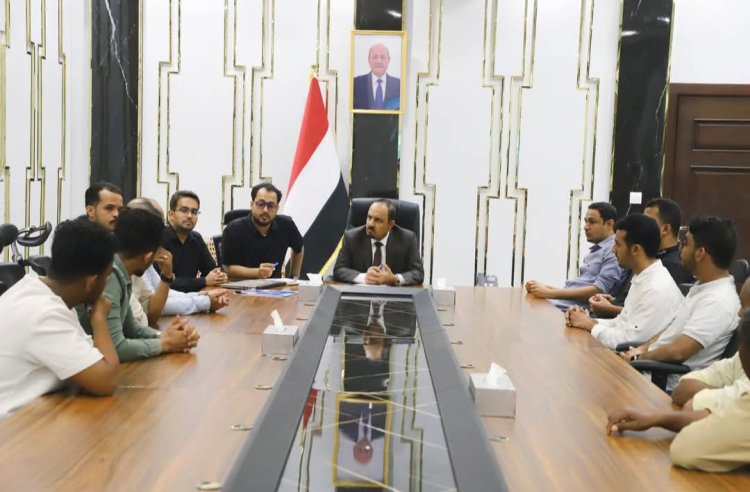 المحافظ بن ماضي  يطلع على تقرير مكتبه السنوي ويشدد على تسخير كافة الإمكانيات لخدمة المواطنين وقضاياهم