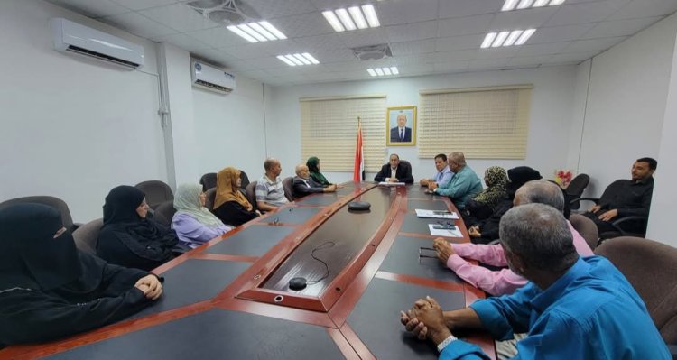 وزير الصناعة يؤكد على تعزيز مهارات الموظفين وتحقيق الأهداف الاستراتيجية للوزارة