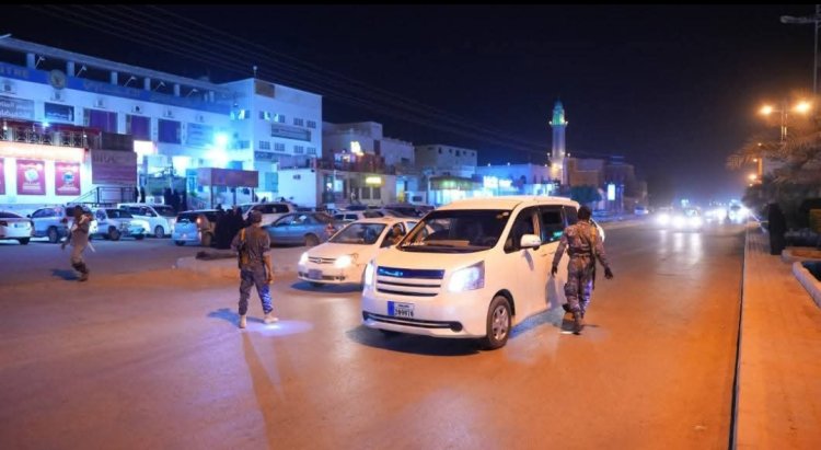 الأجهزة الأمنية بوادي حضرموت تواصل جهودها في تأمين الأسواق وتنظيم حركة السير خلال أواخر الشهر الفضيل