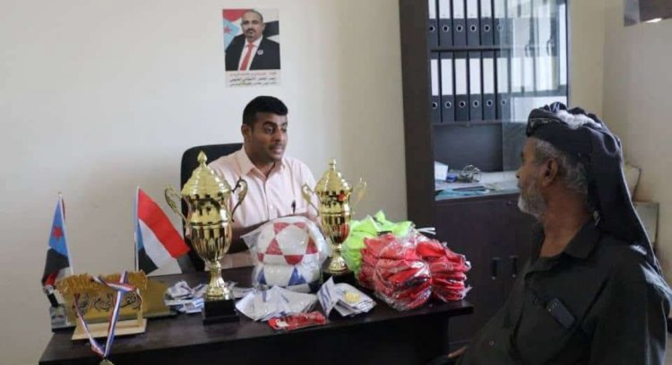 انتقالي لحج يدعم دوري الوهط الكروي بعدد من المستلزمات الرياضية