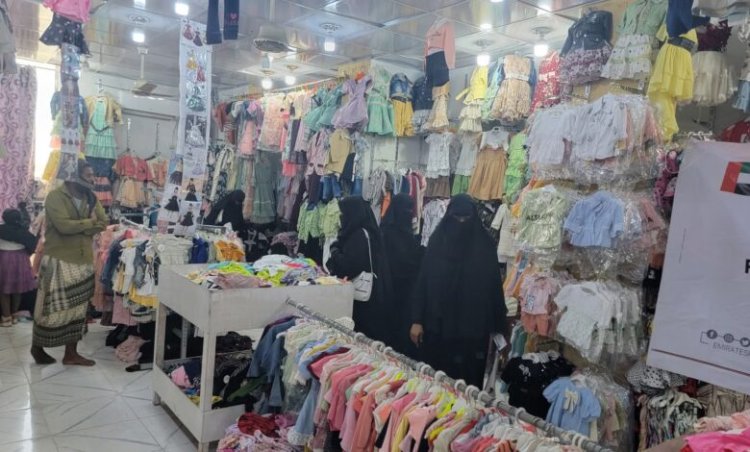 رئيس انتقالي أبين يدشن مشروع كسوة العيد المقدم من الهلال الأحمر الإماراتي