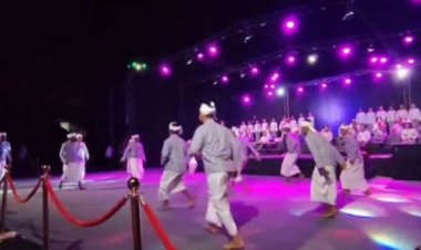 محافظ حضرموت يُشيد بمهرجان “ألحان الزمن الجميل”