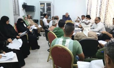 المأمور الشعبي يترأس إجتماع تنفيذي التواهي ويناقش تقارير الصحة والنظافة ويثمن جهود أقسام الأمن بالمديرية