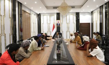 محافظ حضرموت يؤكد حرص السلطة المحلية على القيام بواجبها في توفير الخدمات الأساسية لمديرية غيل بن يمين