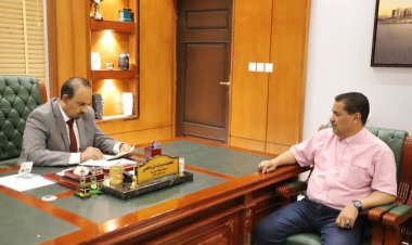 المحافظ بن ماضي يطلع على مستوى سير العمل في مشروع الأبراج 132 بوادي وصحراء حضرموت