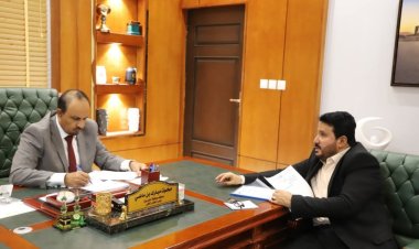 المحافظ بن ماضي يناقش الخطة المستدامة لتحسين اداء شبكات الاتصالات وتطويرها