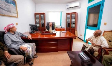 اللواء بن بريك يلتقي الشيخ حسن الجابري والشيخ عمر الكسادي