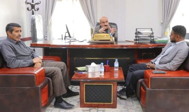 اجتماع بتربية ساحل حضرموت يناقش أوجه العمل المشترك بين المكتب ومؤسسة الصندوق الخيري للطلاب المتفوقين