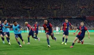 برشلونة يتوج بطلاً لكأس ملك إسبانيا 2025 بعد فوز مثير على ريال مدريد