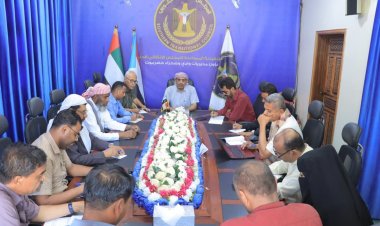 تنفيذية انتقالي وادي وصحراء حضرموت تعقد اجتماعها الدوري الثاني لشهر أبريل وتحيي الحضور الجماهيري في مليونية “حضرموت أولاً”