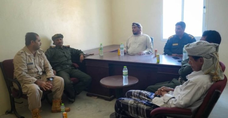 محافظ سقطرى يزور إدارة أمن حديبوه ويشيد بمستوى الانضباط الأمني.