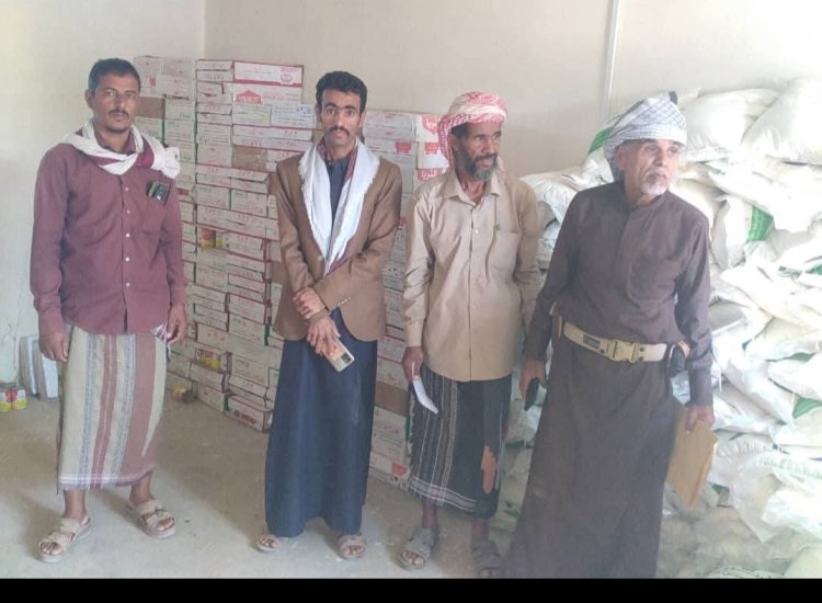 انتقالي دهر يدشن توزيع السلال الغذائية لأسر الشهداء والأشد احتياجًا في المديرية