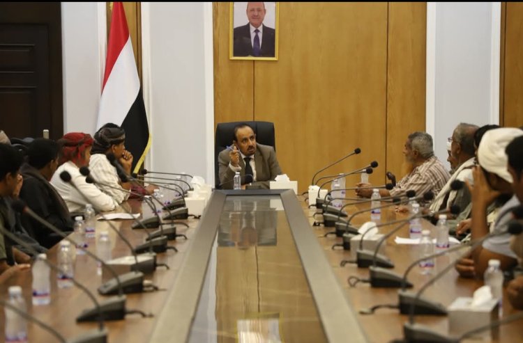 محافظ حضرموت يلتقي وجهاء وأعيان قبائل آل علي ويشيد بمواقفهم الوطنية المساندة لجهود السلطة المحلية بالمحافظة