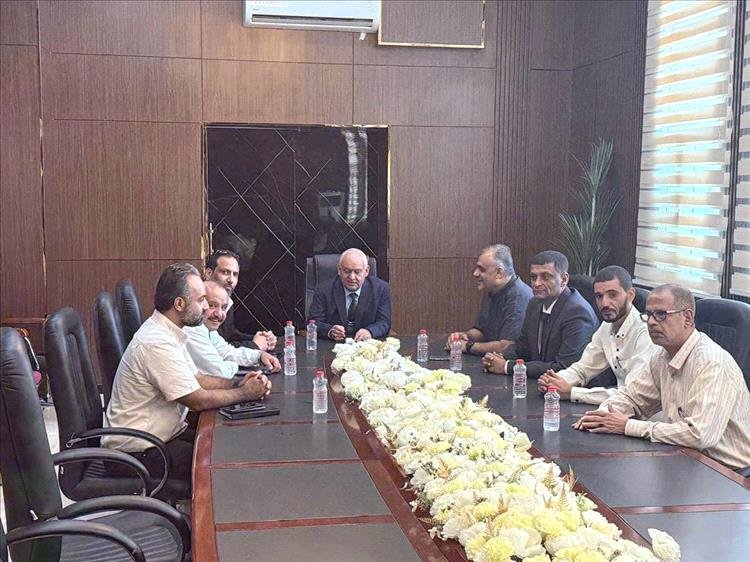 وزير الخدمة المدنية والتأمينات يلتقي قيادة صندوق صيانة الطرق لبحث تعزيز الأداء المؤسسي