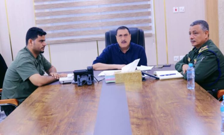 مدير أمن عدن يبحث مع رئيس مصلحة الأحوال سبل تعزيز التنسيق وتسهيل إصدار البطاقة الإلكترونية
