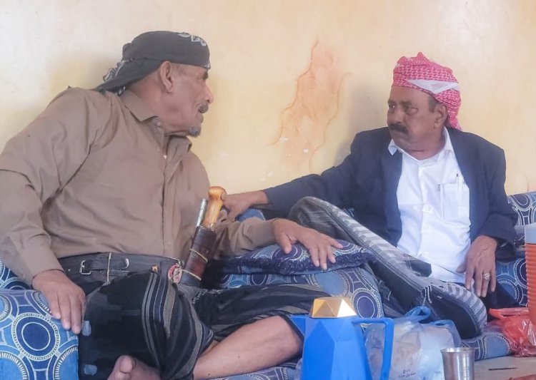 رئيس تنفيذية انتقالي شبوة يطمئن على صحة المدير العام الأسبق لشرطة شبوة