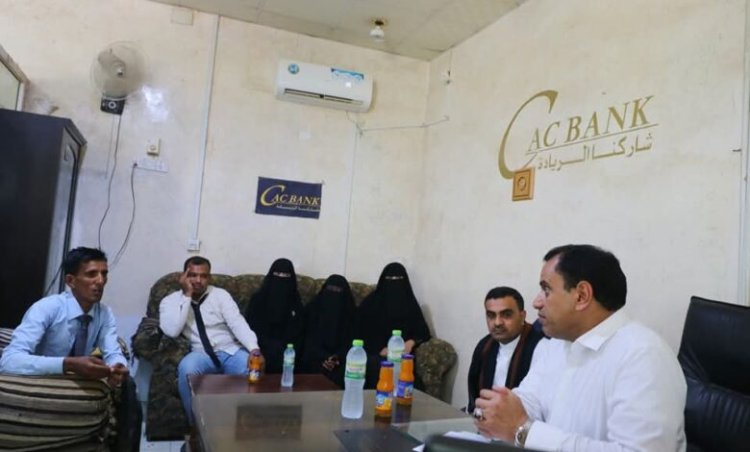 الوزير السقطري يتفقد فرع بنك التسليف التعاوني الزراعي (كاك بنك) بمحافظة سقطرى ويطلع على أبرز احتياجاته