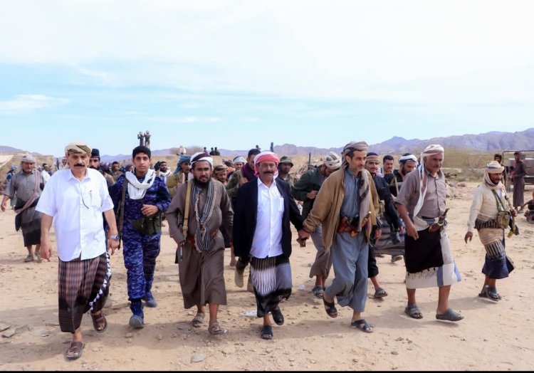 رئيس تنفيذية انتقالي شبوة يقدم واجب العزاء لأسرة الفقيد المناضل الشيخ عوض حسين بن عشيم