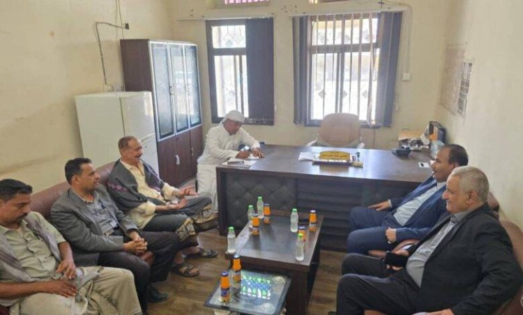 نيابة استئناف سيئون والسلطة المحلية تناقش تعزيز التعاون المشترك