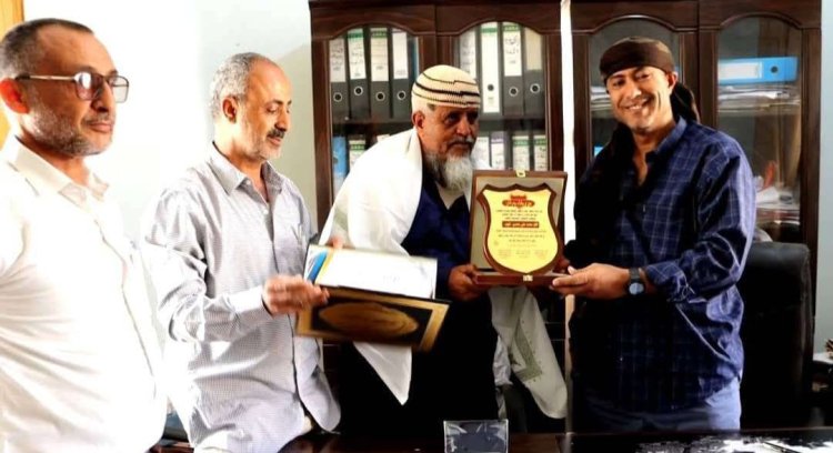 انتقالي الشعيب والسلطة المحلية يكرمان الشخصية الوطنية محمد علي محسن