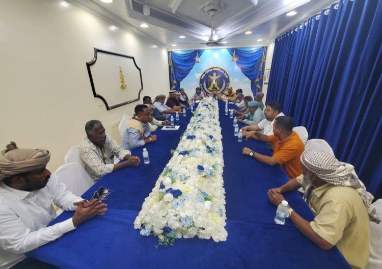 رئيس تنفيذية انتقالي حضرموت يعقد لقاءً موسعًا للتحضير والاستعداد لفعالية حضرموت أولًا بالمكلا