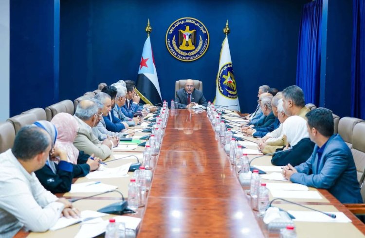 هيئة الرئاسة تشيد بتضحيات النخبة الحضرمية وتدعو أبناء المحافظة للمشاركة الفاعلة في فعالية "حضرموت أولاً" بالمكلا