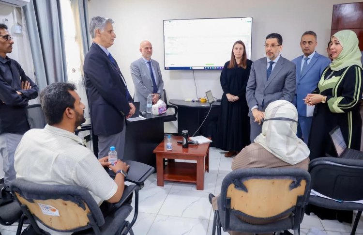 رئيس الوزراء يطلع على عمل الجهاز المركزي للإحصاء وجهوده في تنفيذ المسوحات