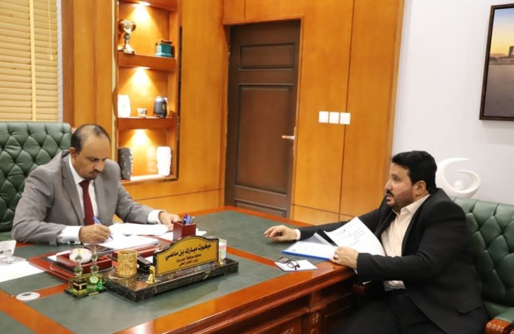 المحافظ بن ماضي يناقش الخطة المستدامة لتحسين اداء شبكات الاتصالات وتطويرها