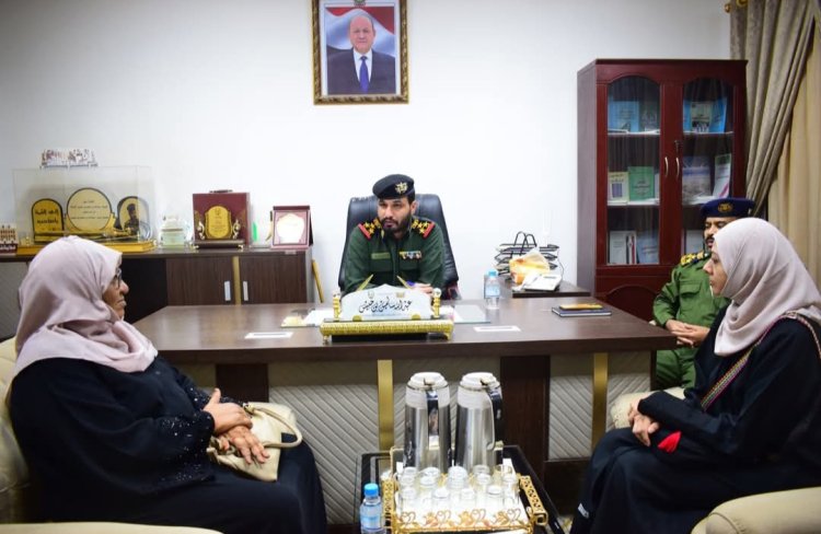 مدير عام شرطة وادي حضرموت يناقش مع مدير عام حماية الاسرة ومنسقة المنظمة الدولية للإصلاح الجنائي تفعيل إدارة حماية الاسرة