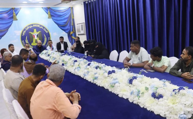 اللجنة الإعلامية لفعالية “حضرموت أولاً” تعقد لقاءً موسعًا مع الصحفيين والإعلاميين والنشطاء بالمكلا