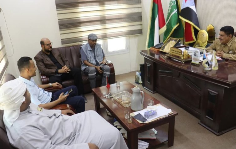 رئيس تنفيذية انتقالي حضرموت يلتقي المصور الصحفي رشيد بن شبراق ويشيد بمسيرته النضالية