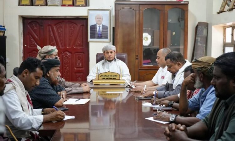 محافظ سقطرى يلتقي قيادة المجلس الوطني ويؤكد على تعزيز الأمن والتنمية ومكافحة الظواهر السلبية