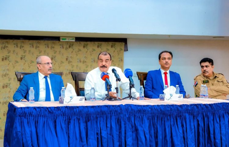 اللواء بن بريك يلتقي القضاة والمحامين والأكاديميين والمثقفين في المكلا