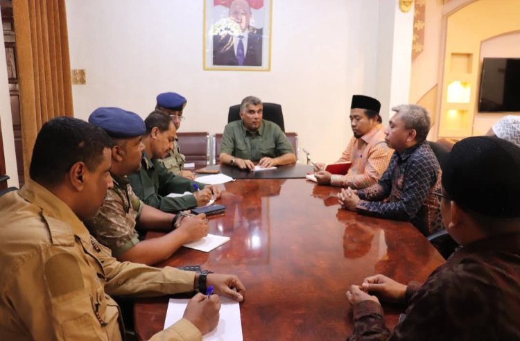 مدير أمن ساحل حضرموت يستقبل وفدًا من القنصلية الإندونيسية ويبحث تعزيز التعاون وتنظيم أوضاع الجالية والطلاب بالمحافظة