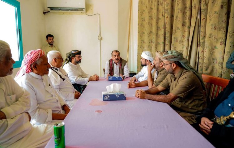 اللواء بن بريك يلتقي نخبة من مشائخ يافع الحضرمية