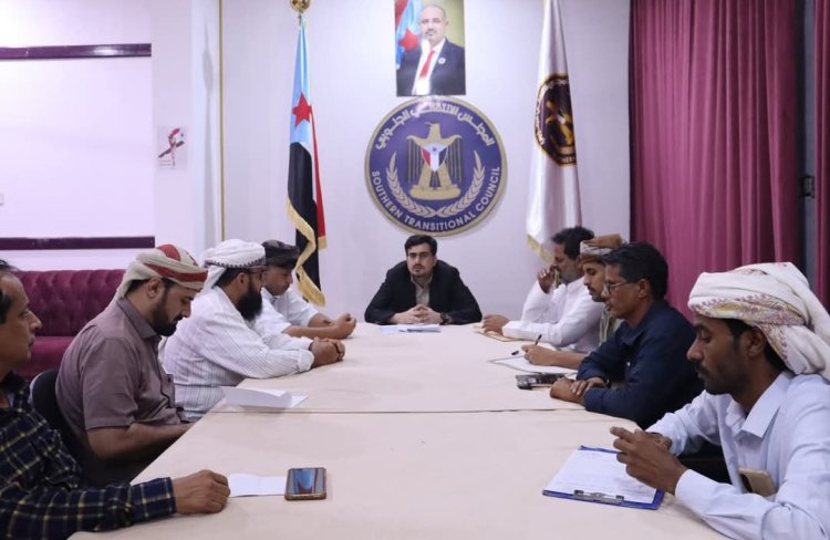 انتقالي المهرة يعقد اجتماعه الدوري الثاني لشهر ابريل ويثمن نجاح مليونية حضرموت