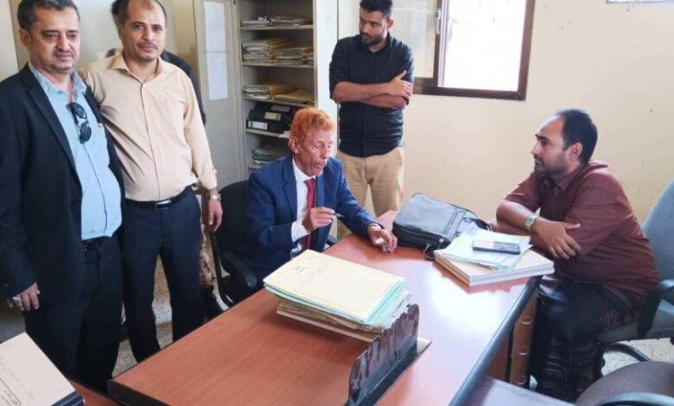 رئيس محكمة استئناف لحج يتفقد المحاكم الابتدائية ويؤكد على الانضباط وتسريع التقاضي