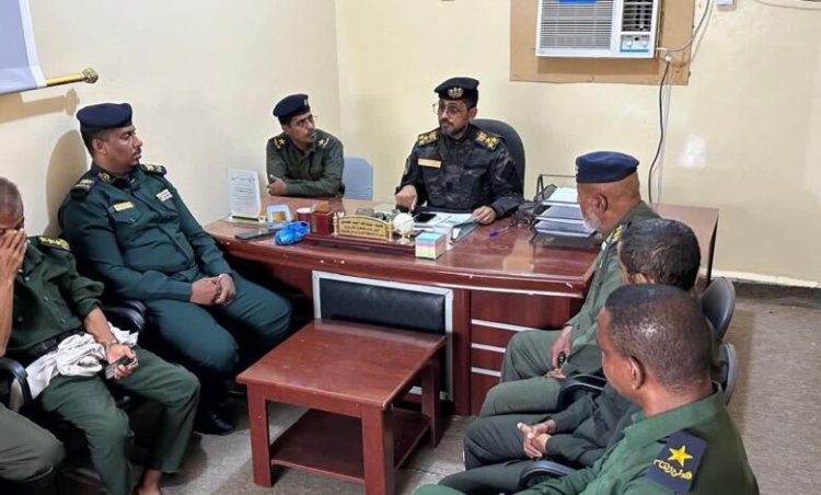 العميد لحمدي يبحث مع رؤوساء الأقسام وضباط مكافحة المخدرات بساحل حضرموت جهود تعزيز محاربة آفة المخدرات