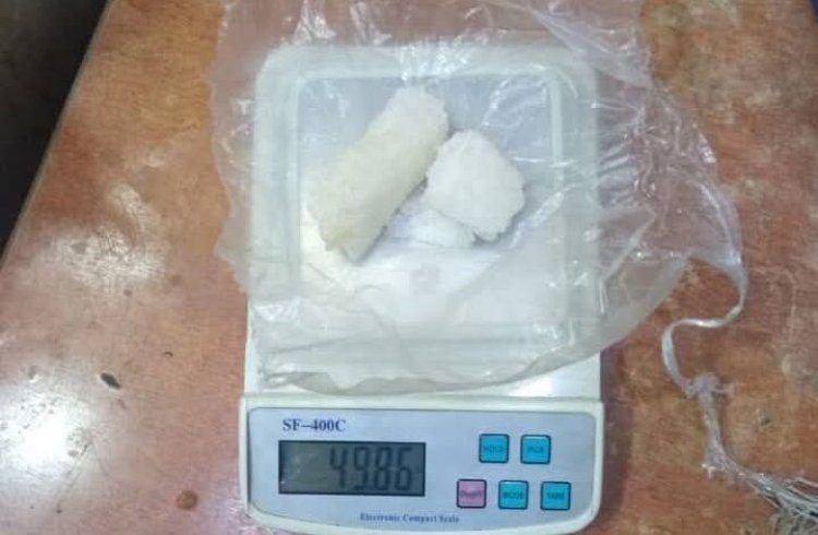 إدارة البحث الجنائي بشبوة تحيل متهم بتهريب وترويج المخدرات إلى النيابة العامة