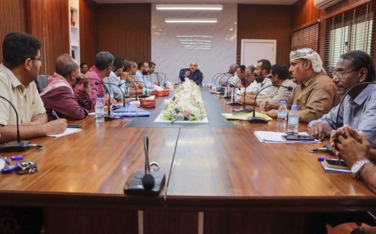 المدير باعباد يؤكد أهمية تظافر جهود كل شرائح المجتمع مع الاستحقاق التربوي الوطني المتمثل في اختبارات شهادة الثانوية العامة للقسمين العلمي والأدبي.