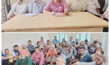 مدير عام مكتب التربية بالضالع يعقد إجتماعا موسعا مع مدراء التربية ورؤساء المراكز الإختبارية