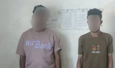 قوات دفاع شبوة تحبط محاولة تهريب 2 كيلو من مادة الحشيش المخدر وكمية من الشبو كانت في طريقها لمدينة عتق